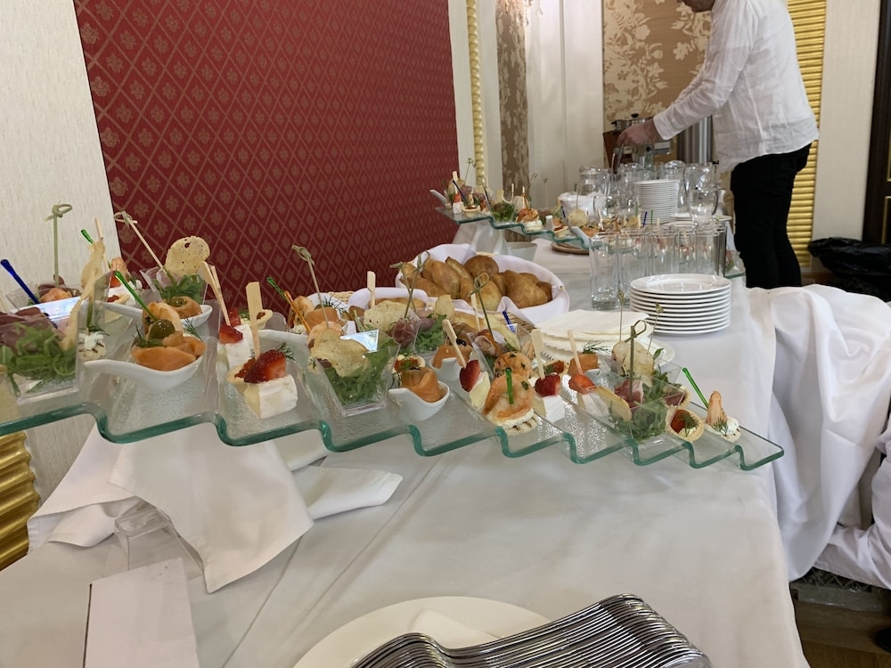 朝食ビュッフェ