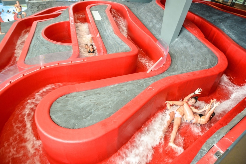 ウォータースライド