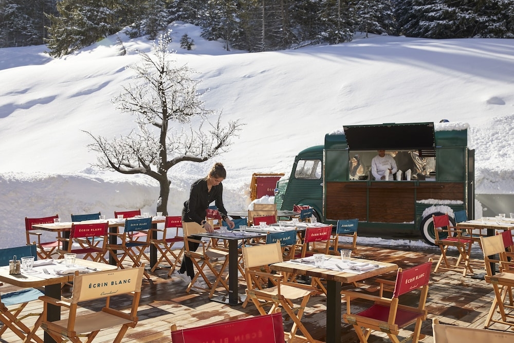 屋外ダイニングエリア