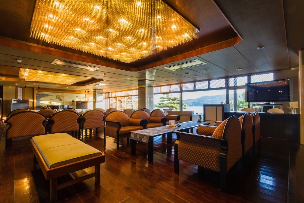 ロビーラウンジ