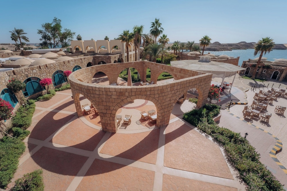 屋内 / 屋外プール