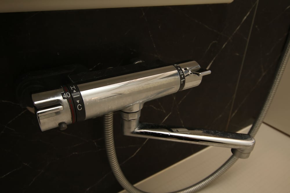 バスルームのシャワー