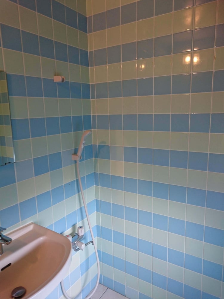 バスルームのシャワー