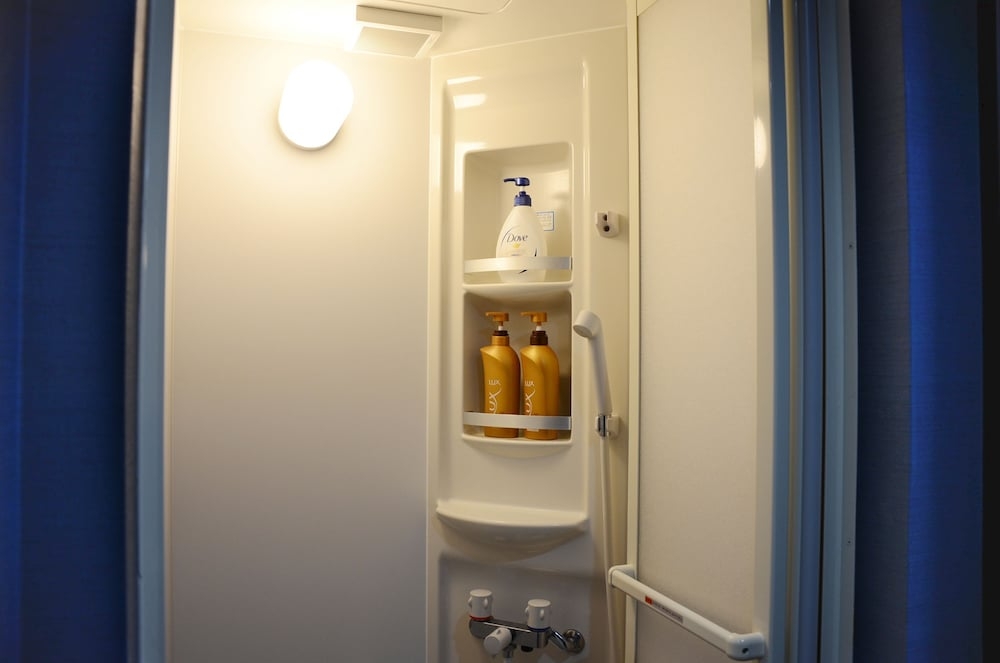 バスルームのシャワー