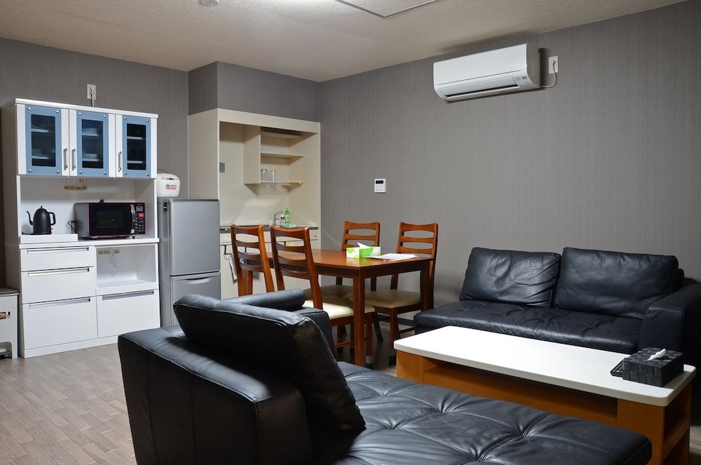 客室内のダイニングエリア