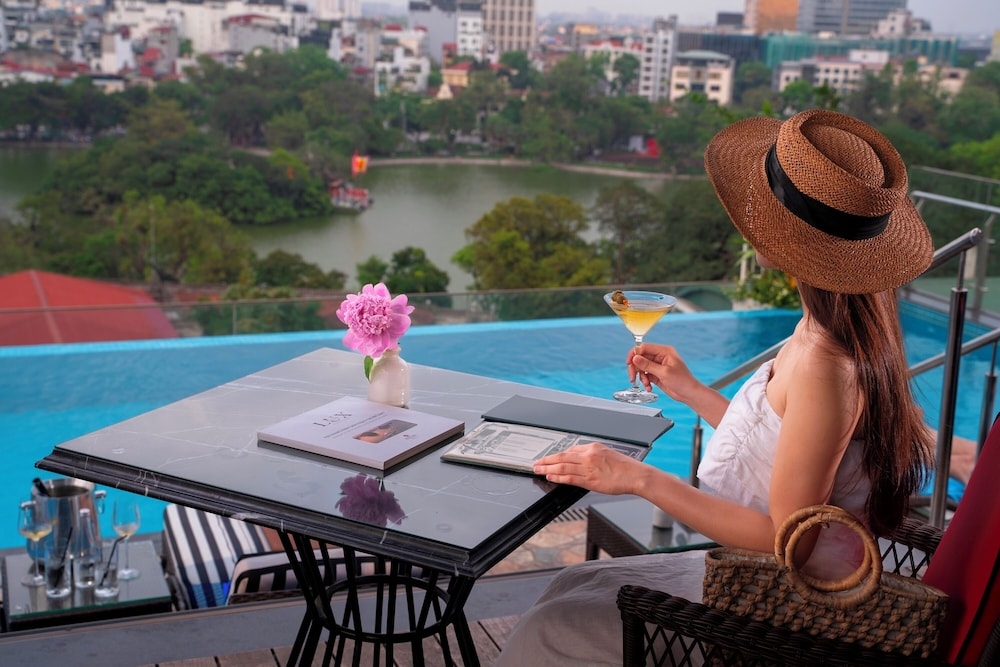 プールサイドバー