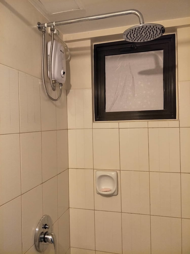 バスルームのシャワー