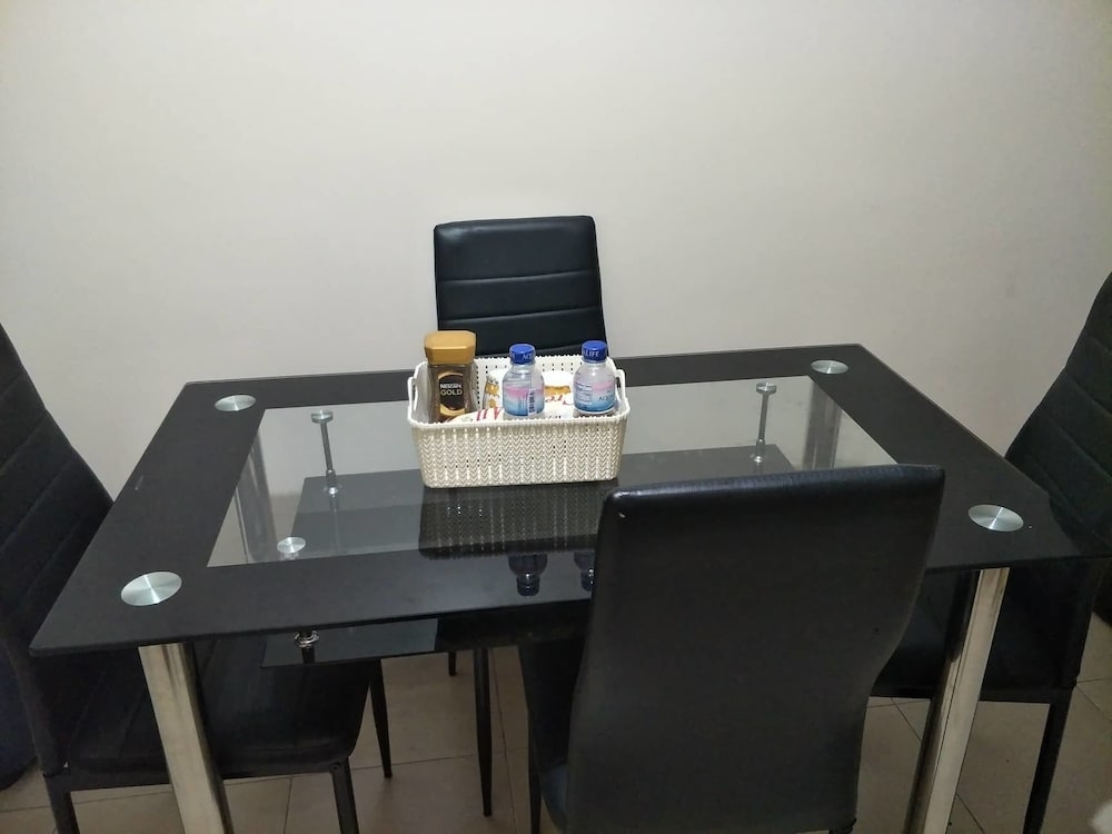 客室内のダイニングエリア