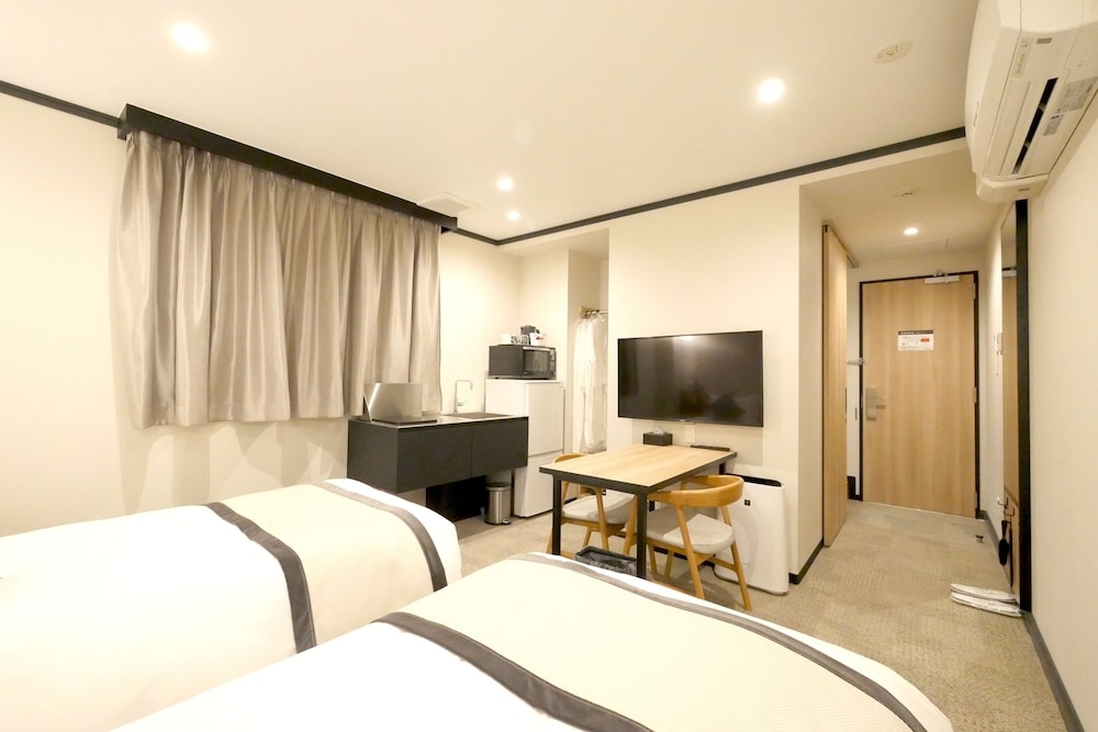 客室内のダイニングエリア