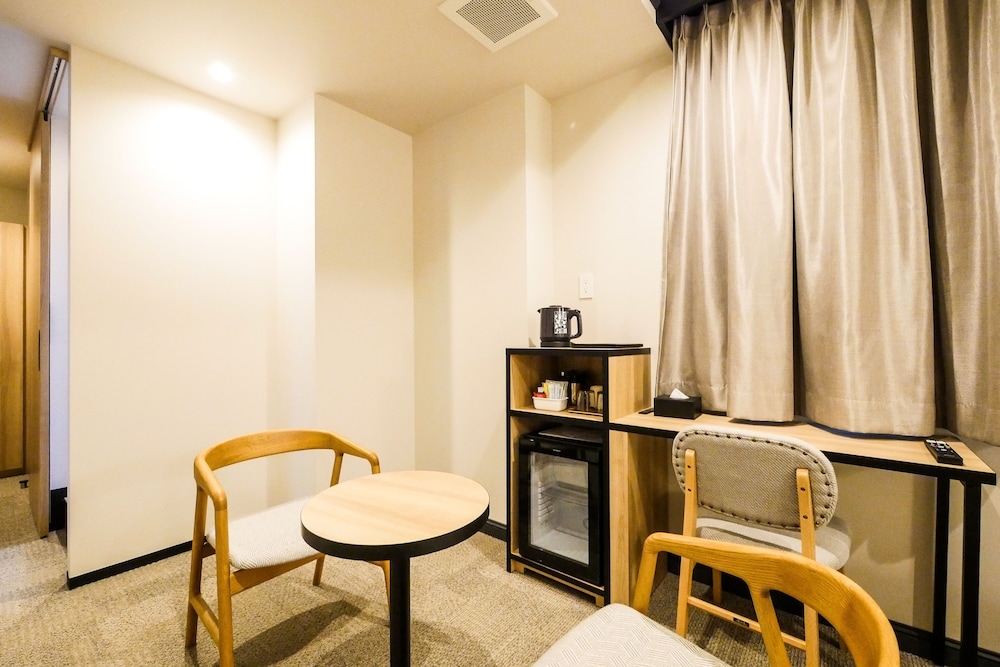 客室内のダイニングエリア