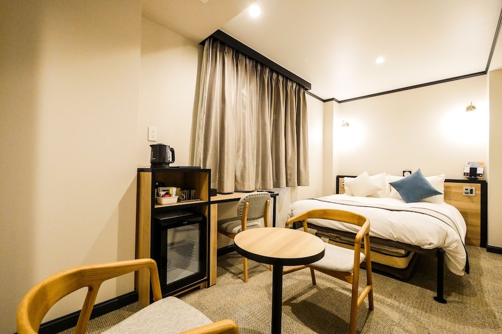 客室内のダイニングエリア