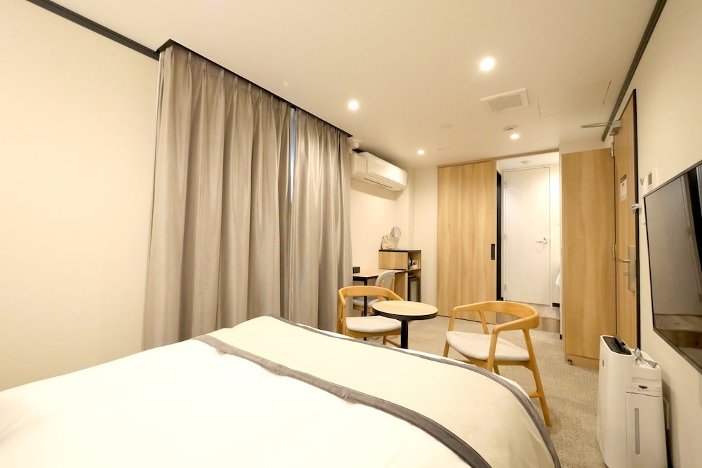 客室内のダイニングエリア