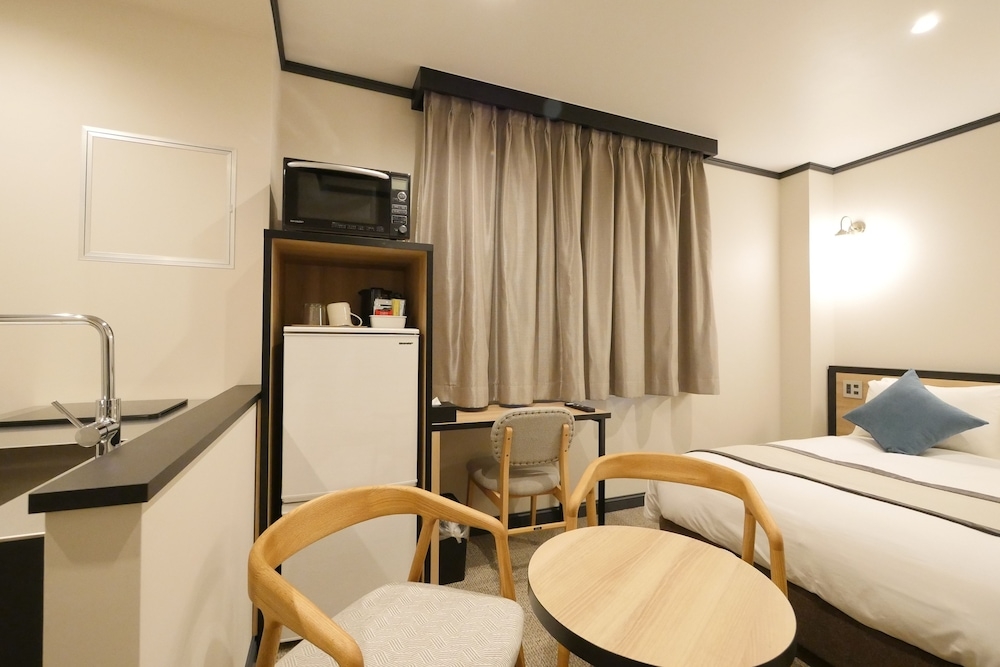 客室内のダイニングエリア