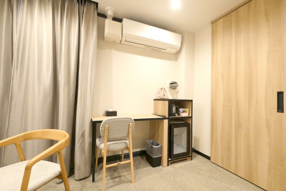 客室内のダイニングエリア