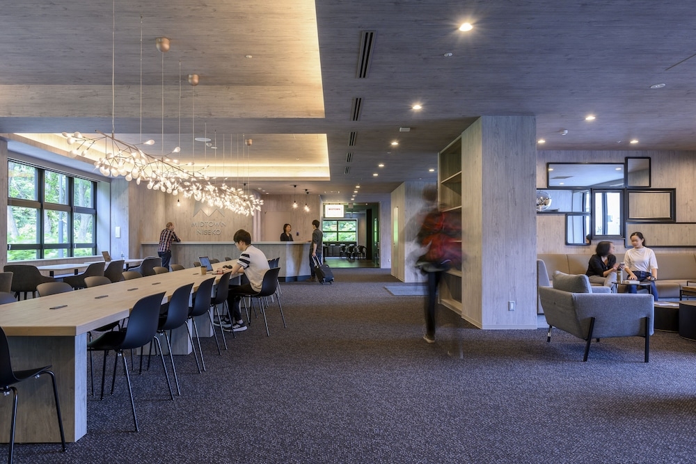 ロビー応接スペース