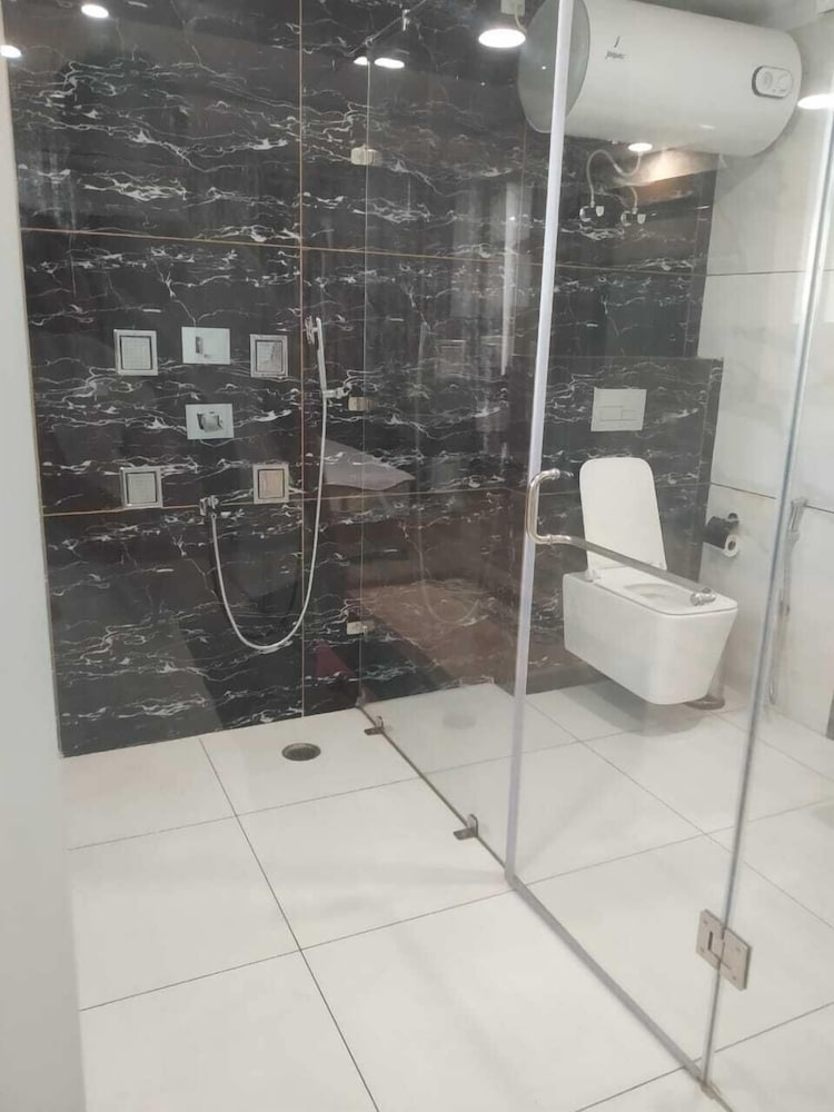 バスルームのシャワー