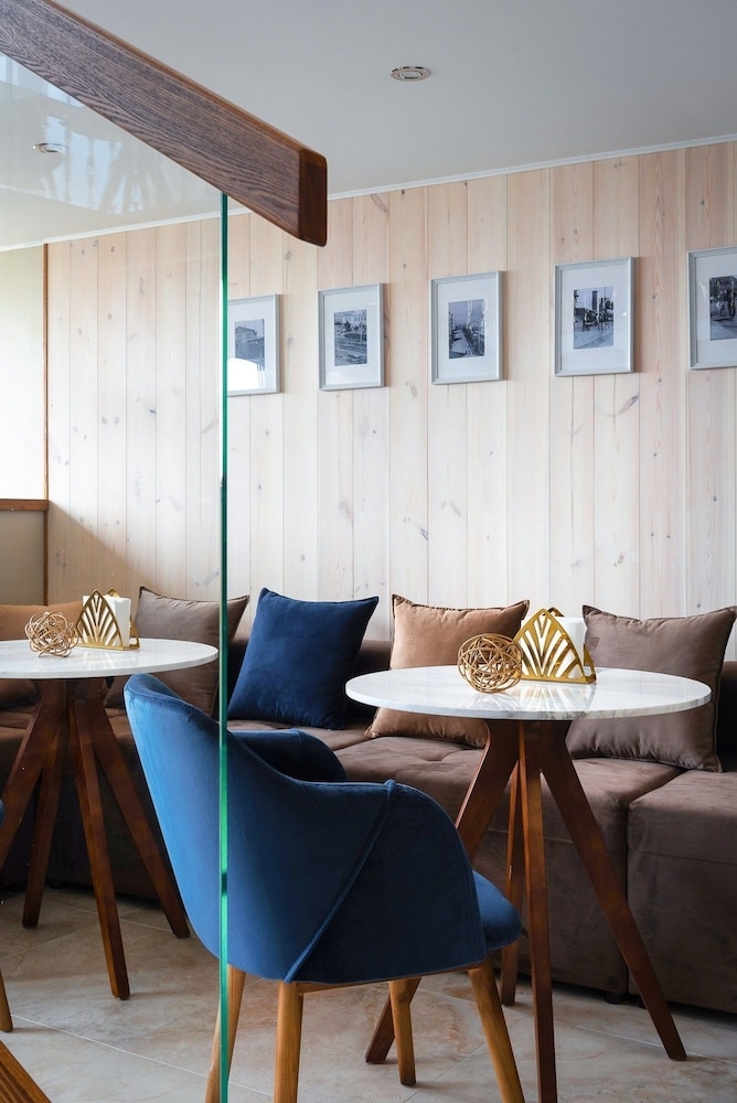 ロビー応接スペース