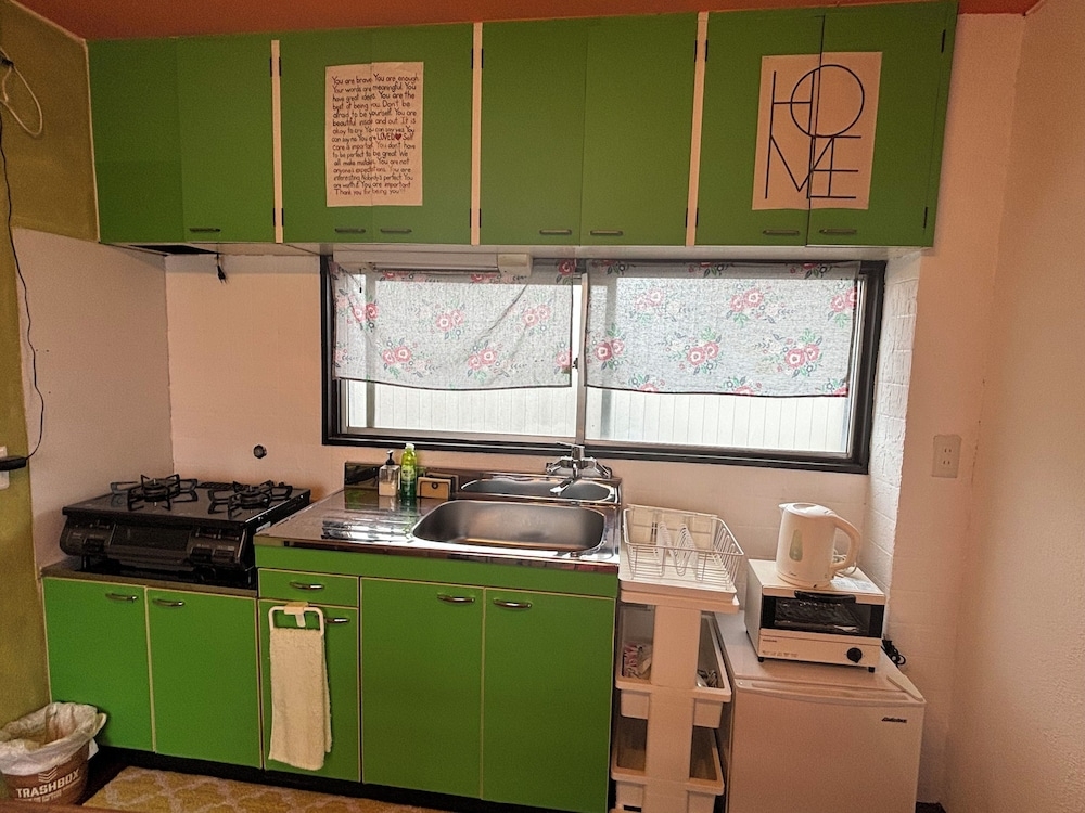 客室内のダイニングエリア