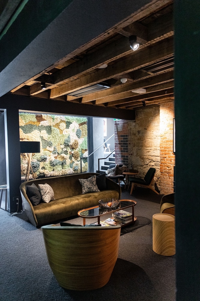 ロビーラウンジ