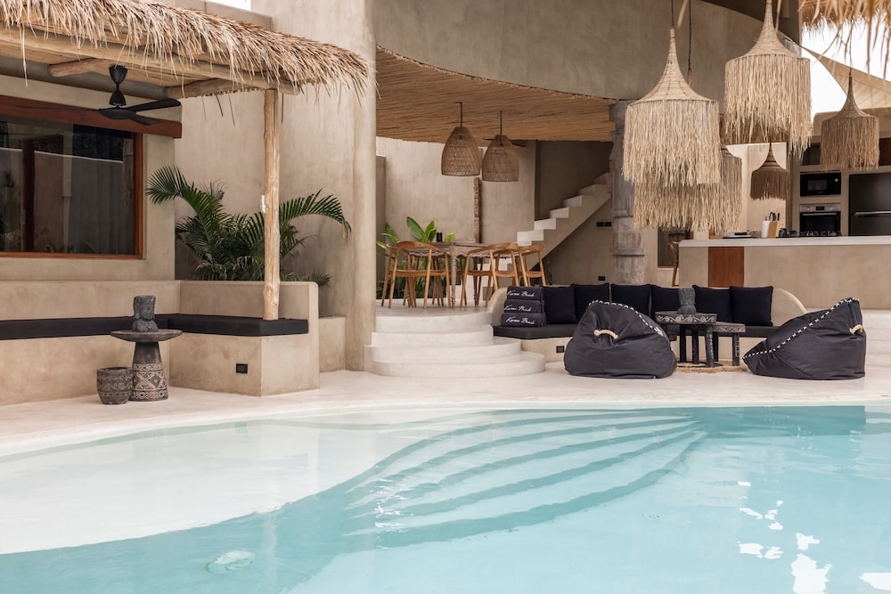 プライベートプール