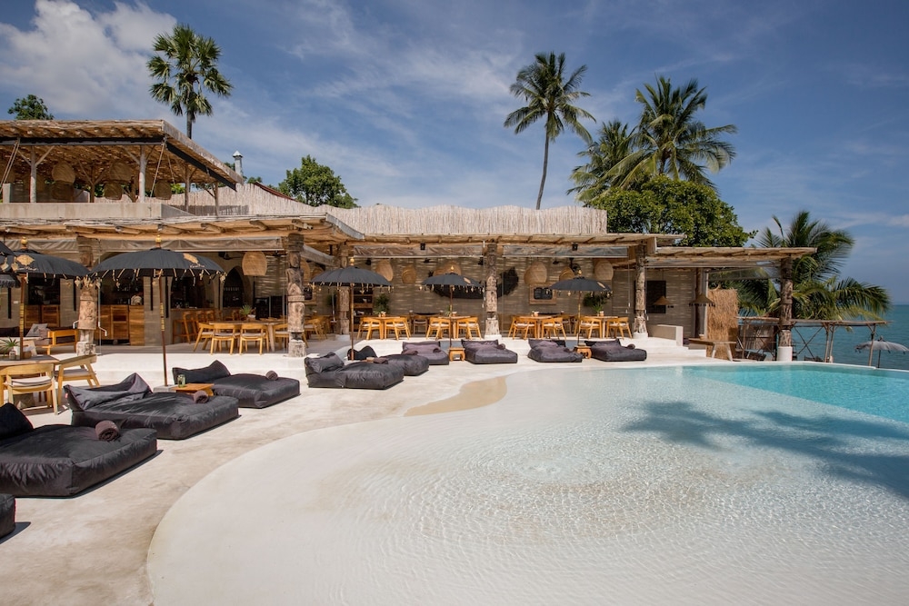 プールサイドバー