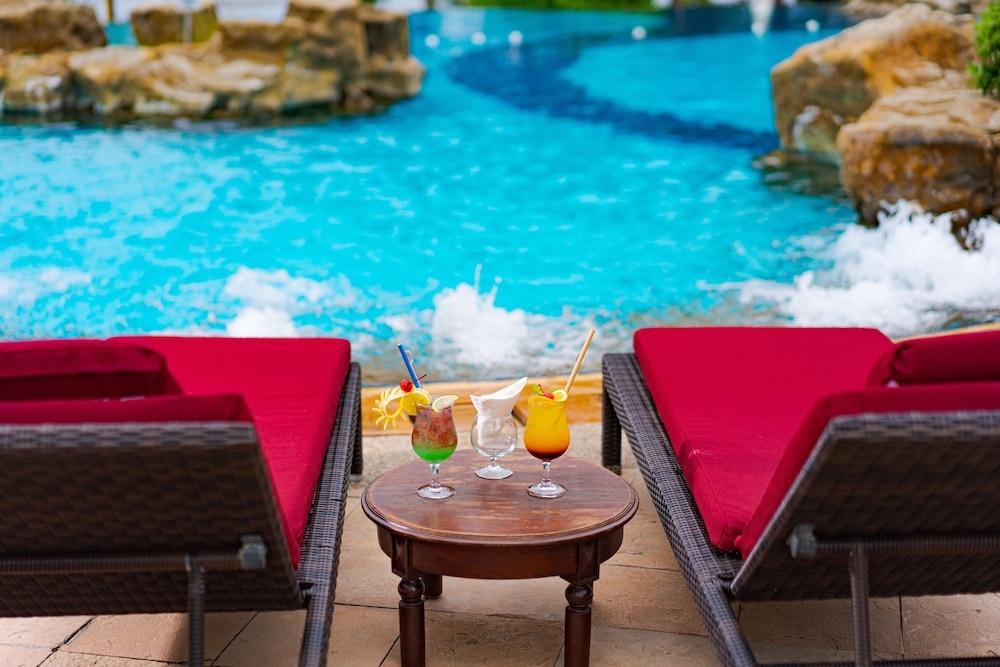 プールサイドバー