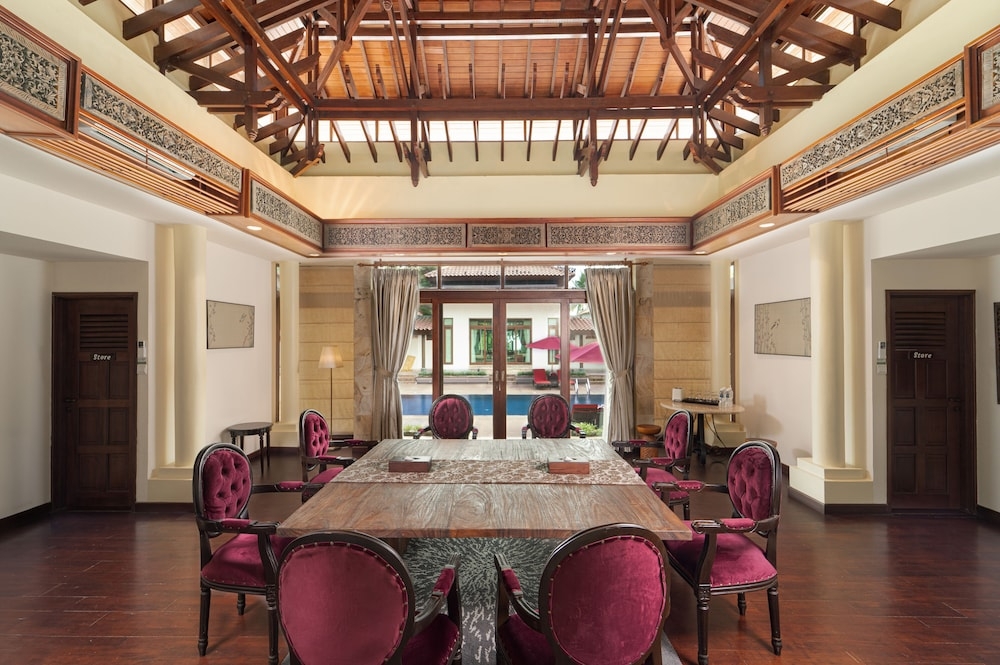 客室内のダイニングエリア