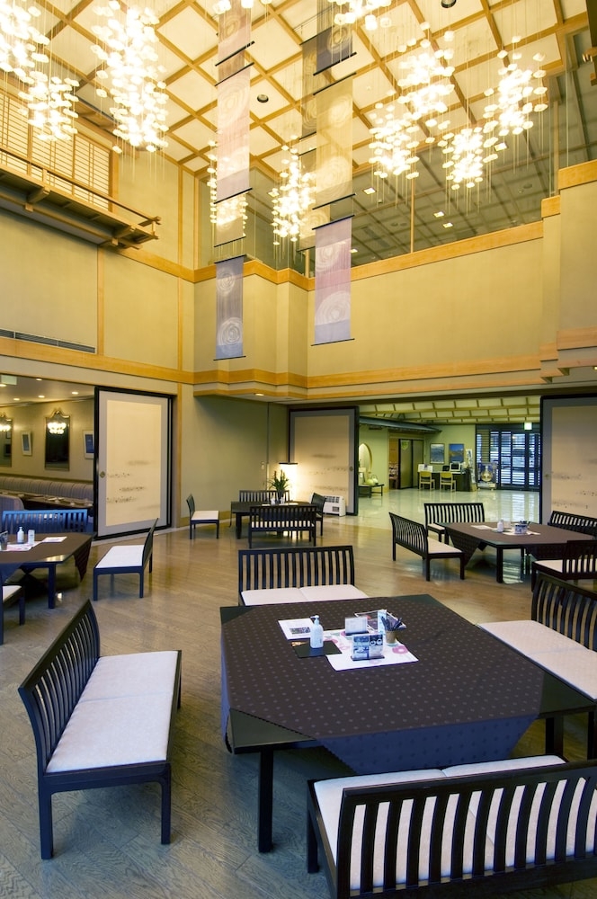 ロビーラウンジ