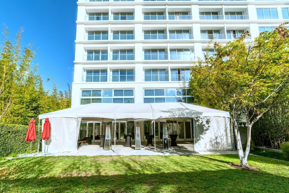 屋外バンケット スペース