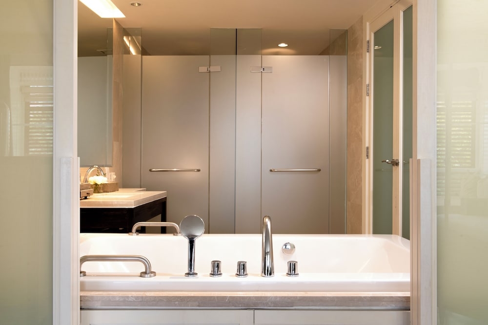 客室内のダイニングエリア