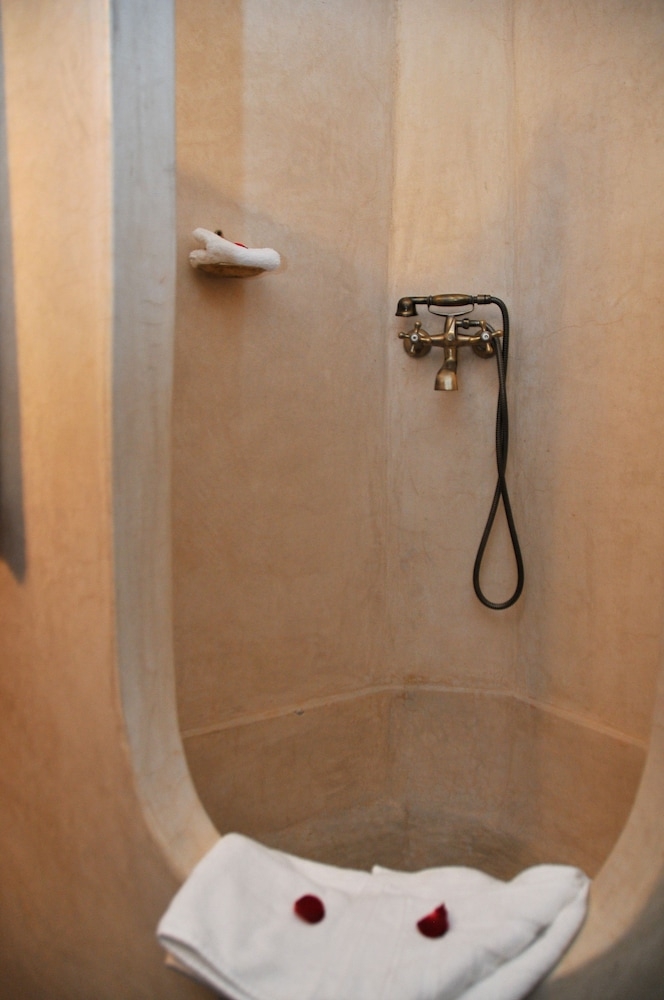 バスルームのシャワー