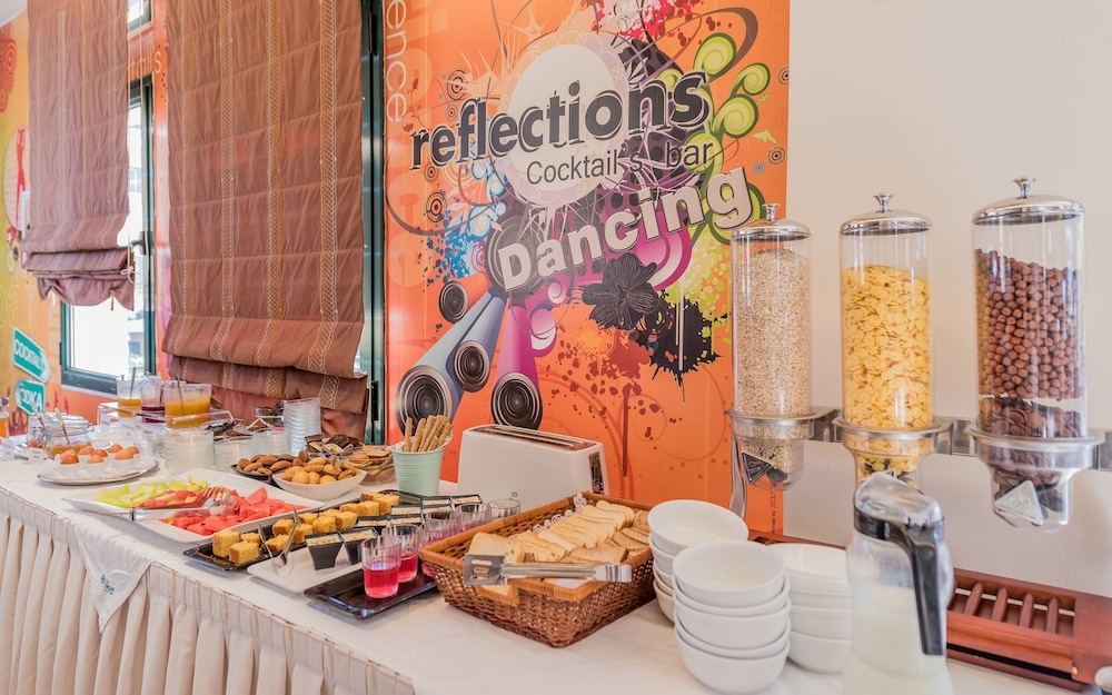 朝食ビュッフェ