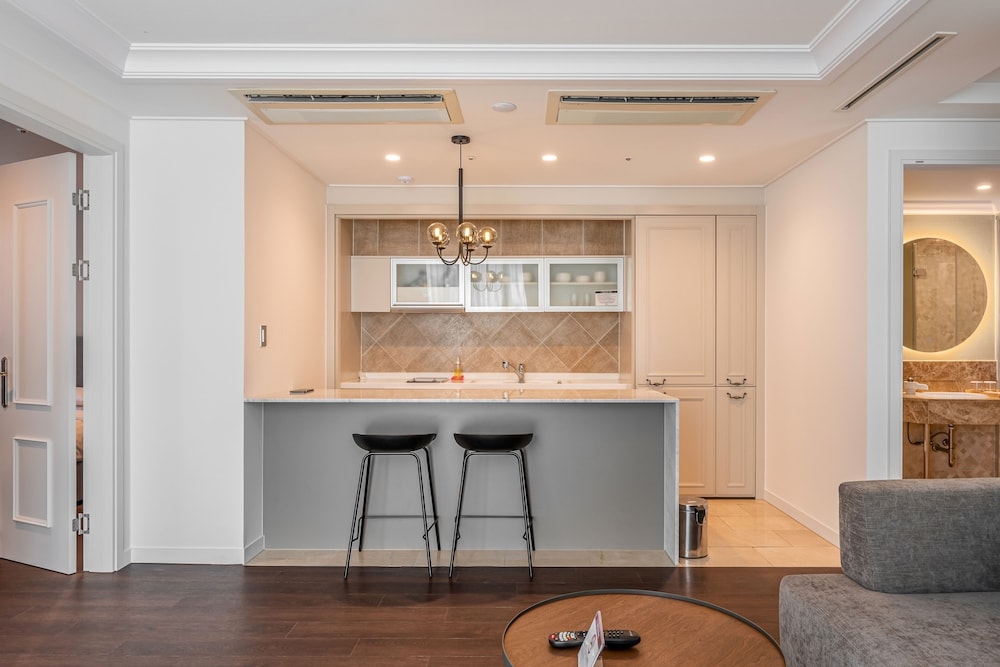 客室内のダイニングエリア