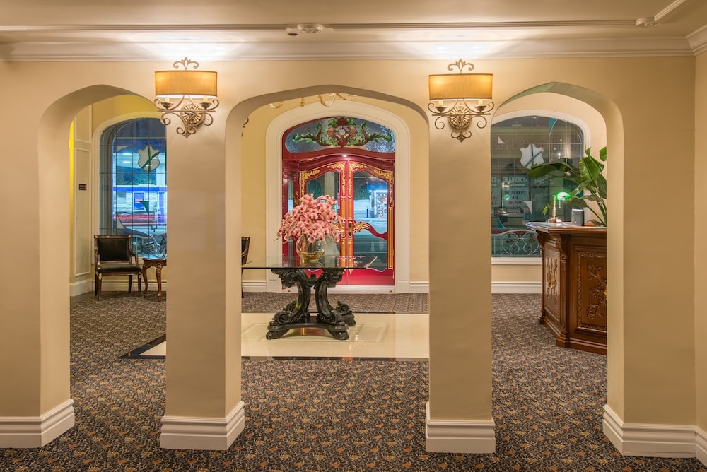 内部エントランス