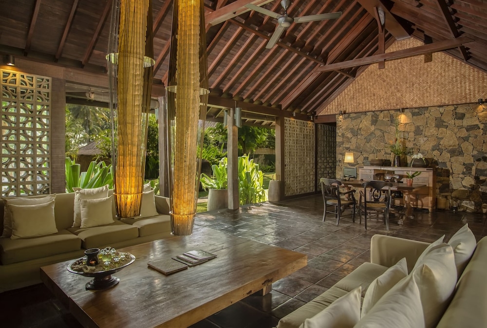 ロビー応接スペース