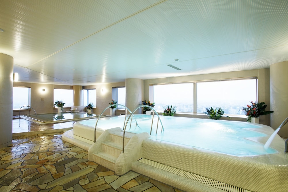 屋内スパ浴槽