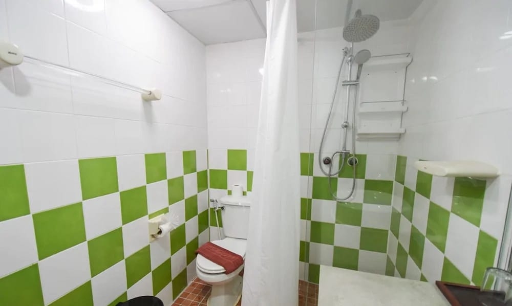 バスルームのシャワー