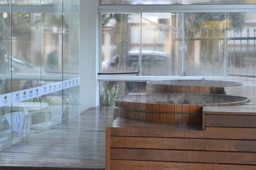 屋内スパ浴槽
