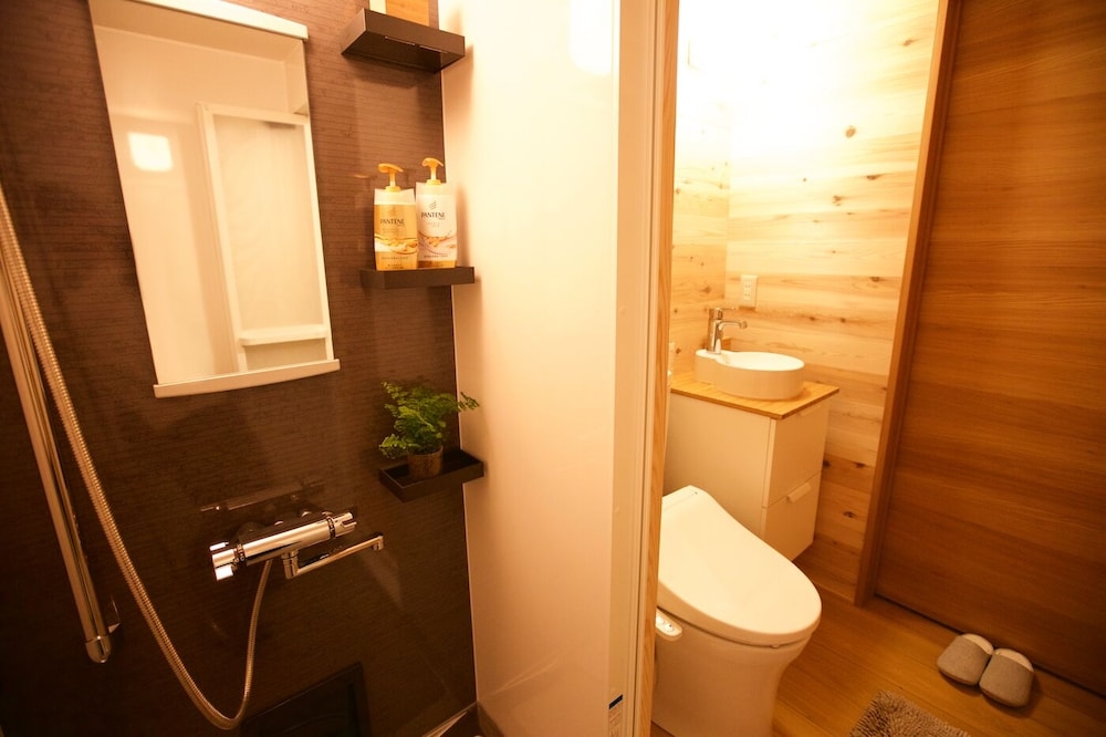 バスルームのシャワー