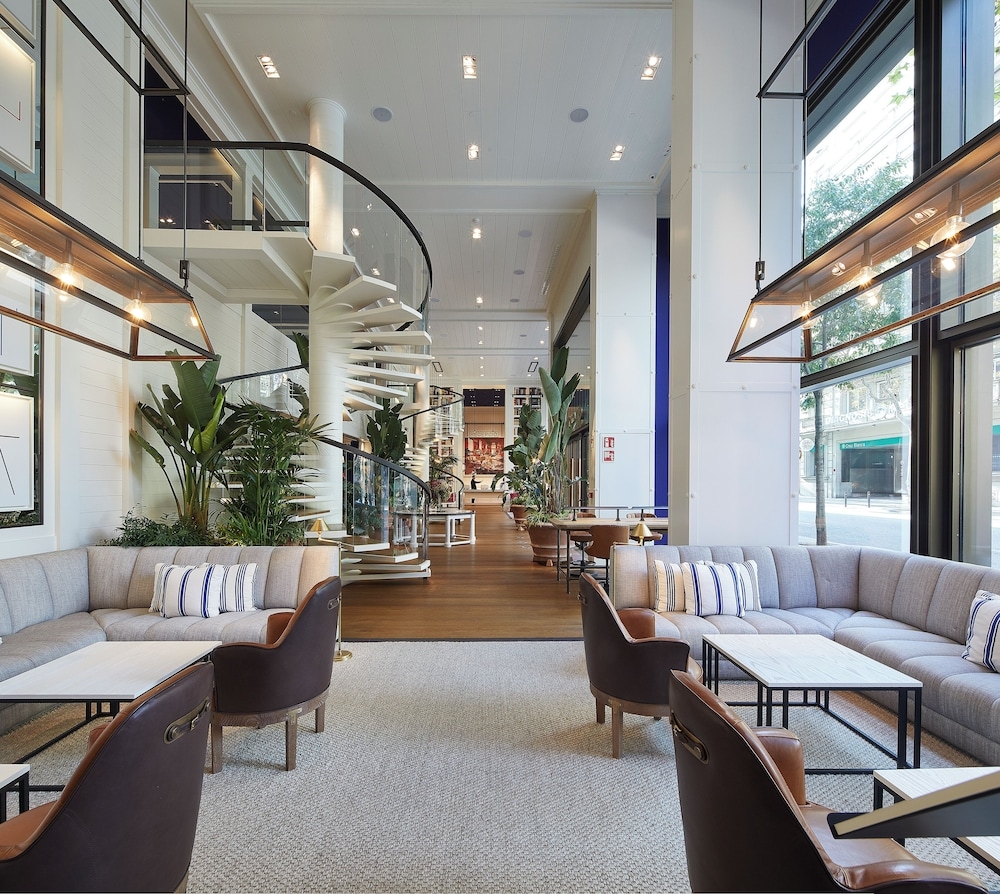 ロビー応接スペース