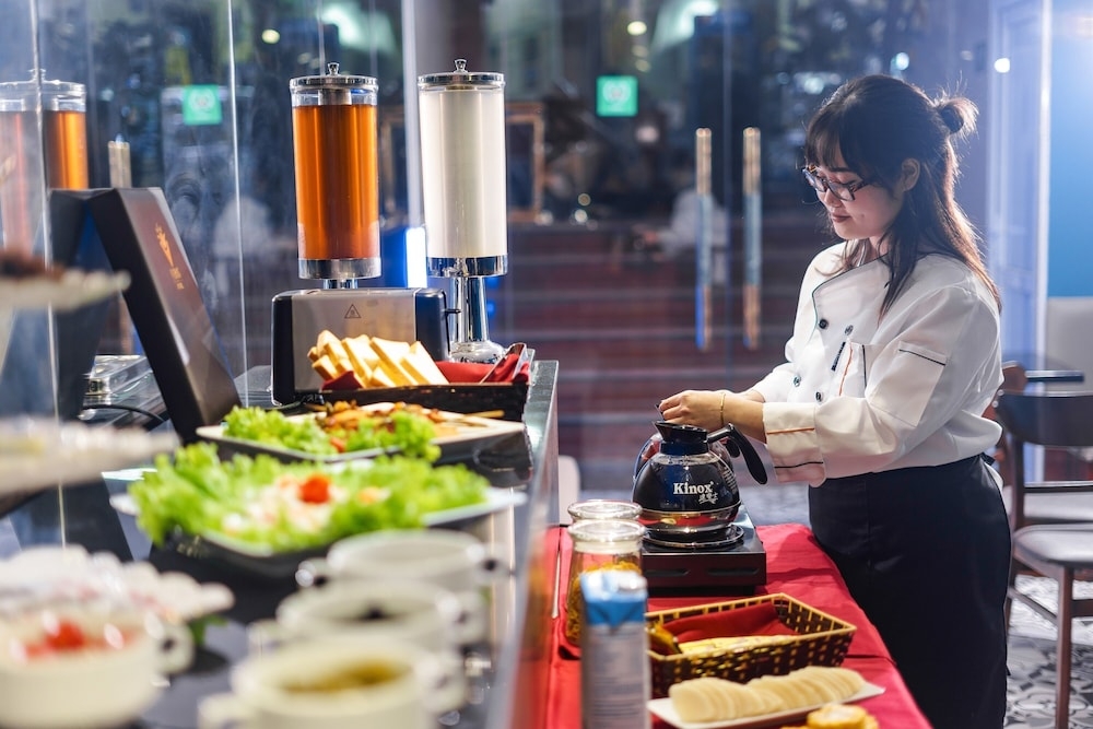 朝食ビュッフェ