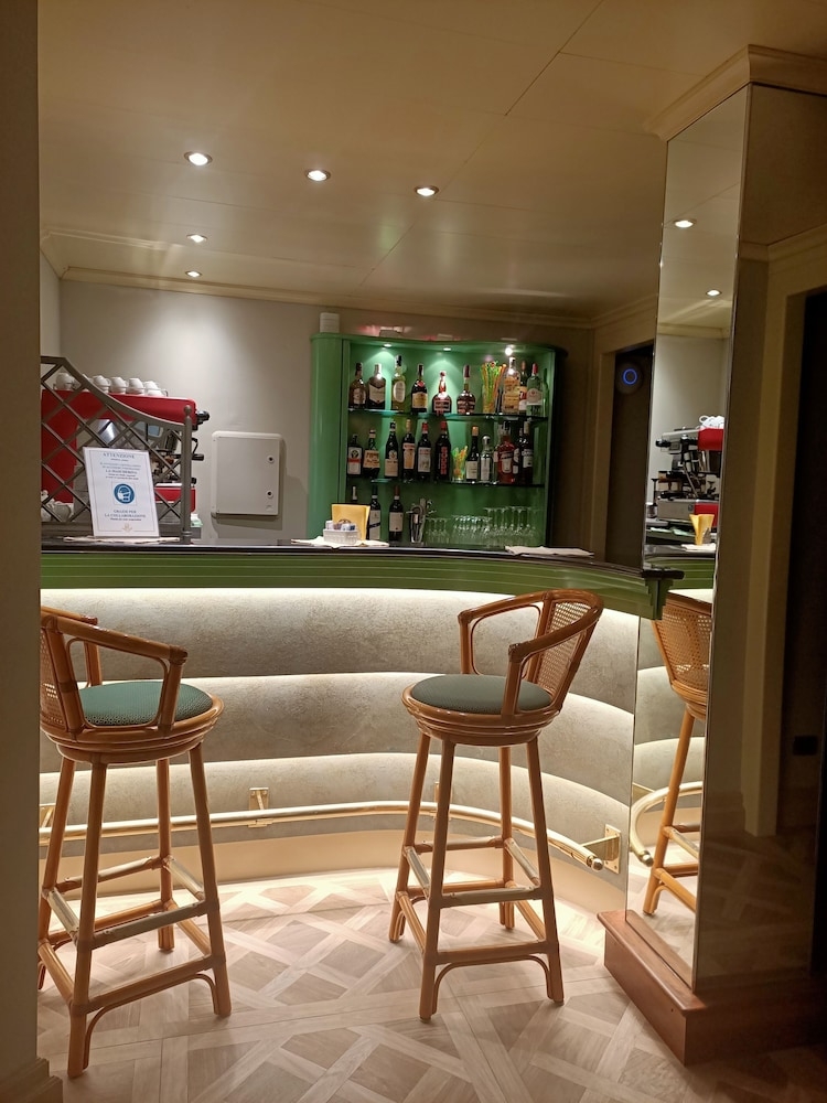 バー (施設内)