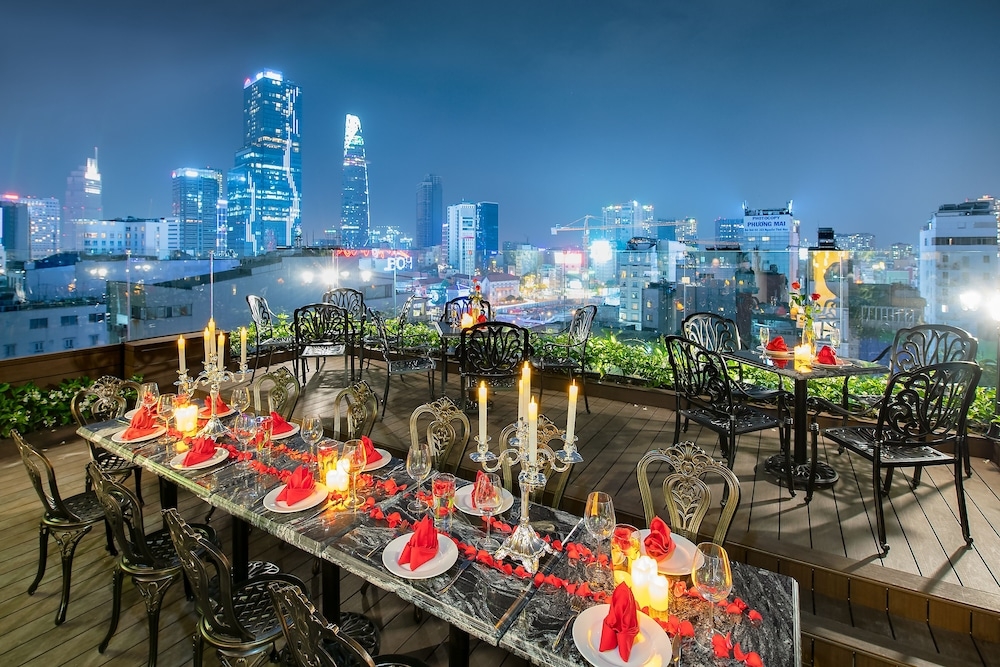 屋外ダイニングエリア