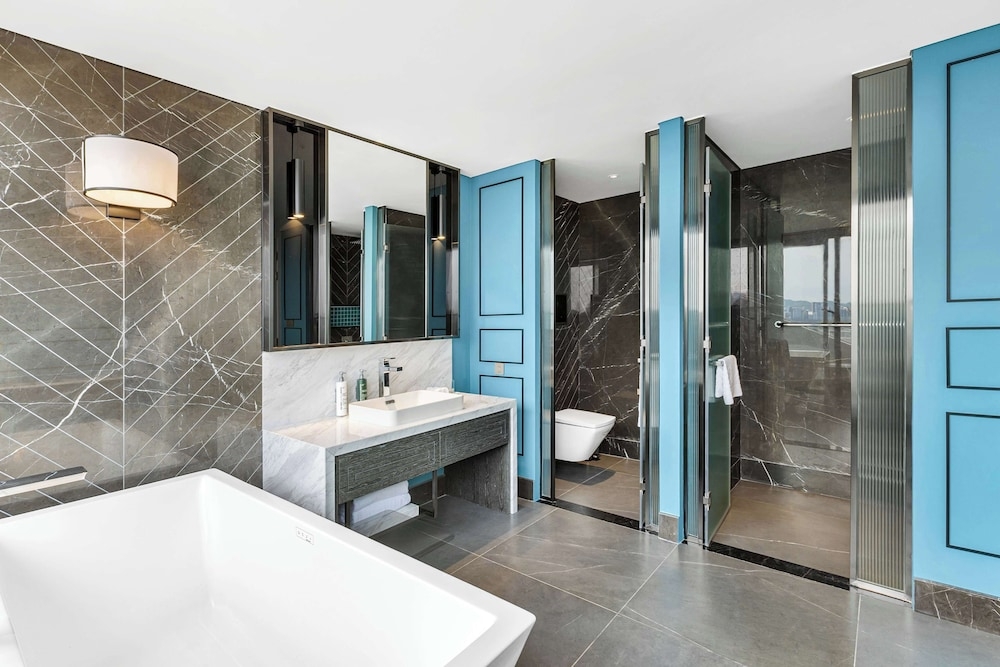 バスルームのシャワー