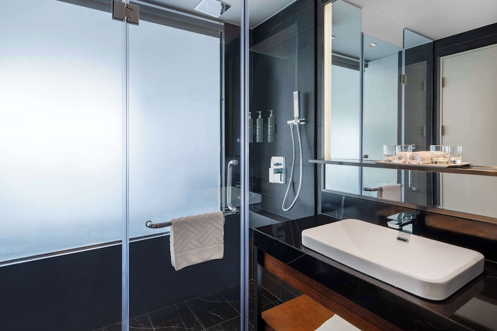 バスルームのシャワー