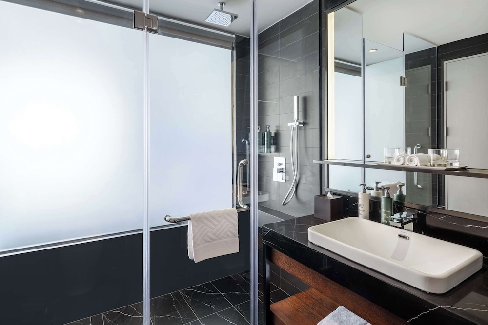 バスルームのシャワー