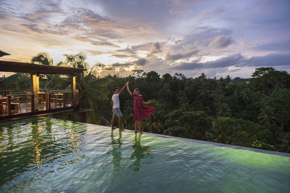 インフィニティ プール