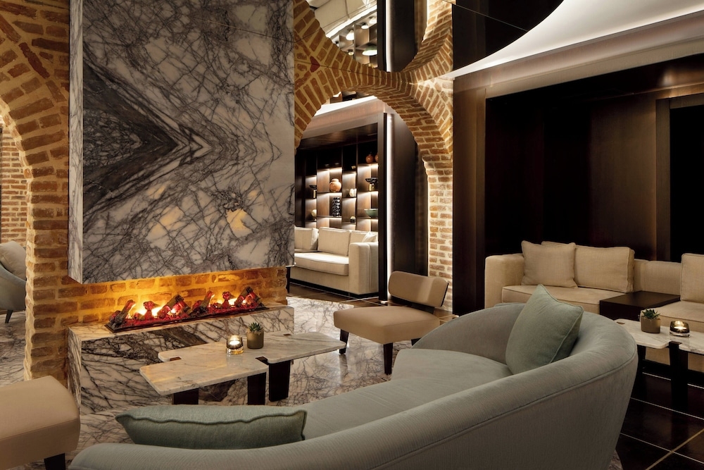 ロビーラウンジ