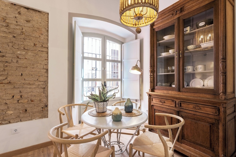 客室内のダイニングエリア