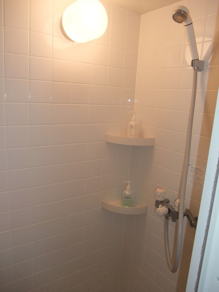 バスルームのシャワー